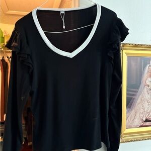 Black and White V-Neck Women's nwot Top